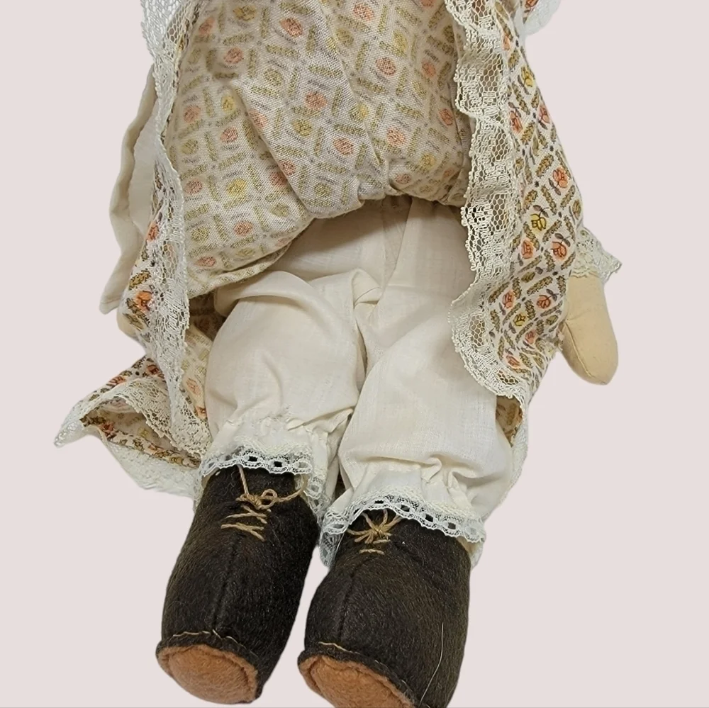 Vintage Country Grandma Doll Handmade Stitching Folkart T43